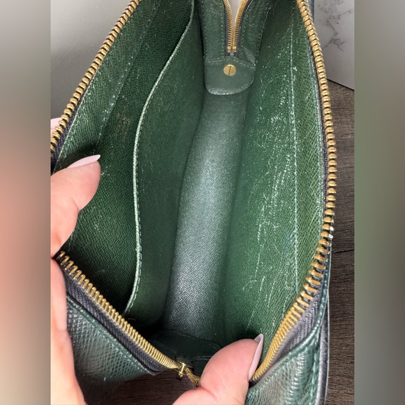 Louis Vuitton Taiga Baikal Green Clutch/Wristlet - Picture 7 of 9
